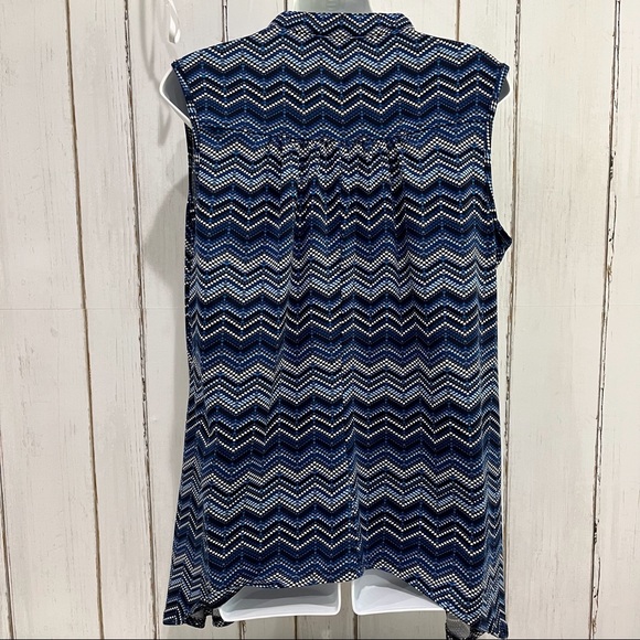 New Directions Blue & White Geometric Chevron Sleeveless Top, SzL - Picture 8 of 15